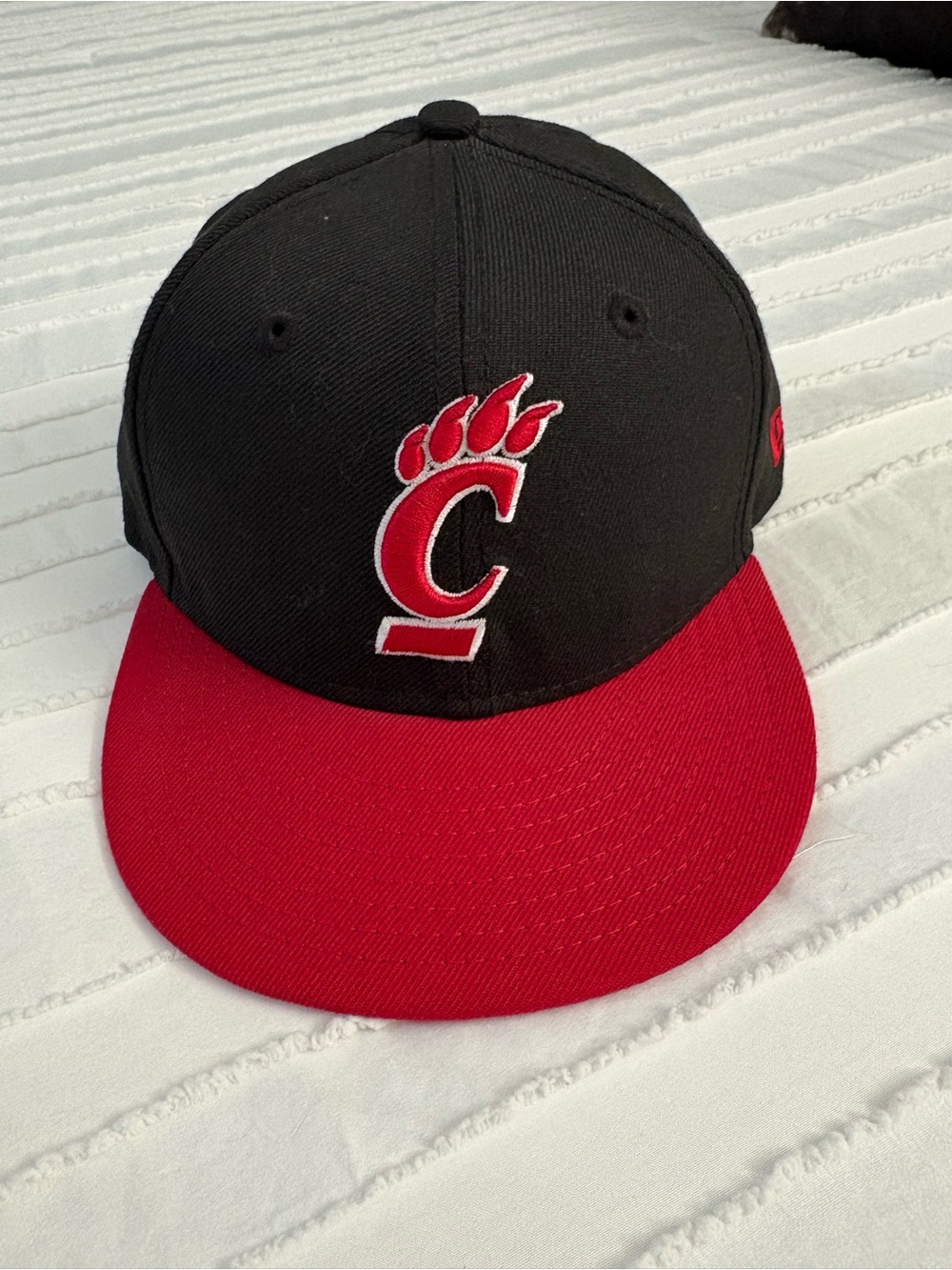 New Era Kids Black and Red Cincinnati UC Bearcats Baseball Cap